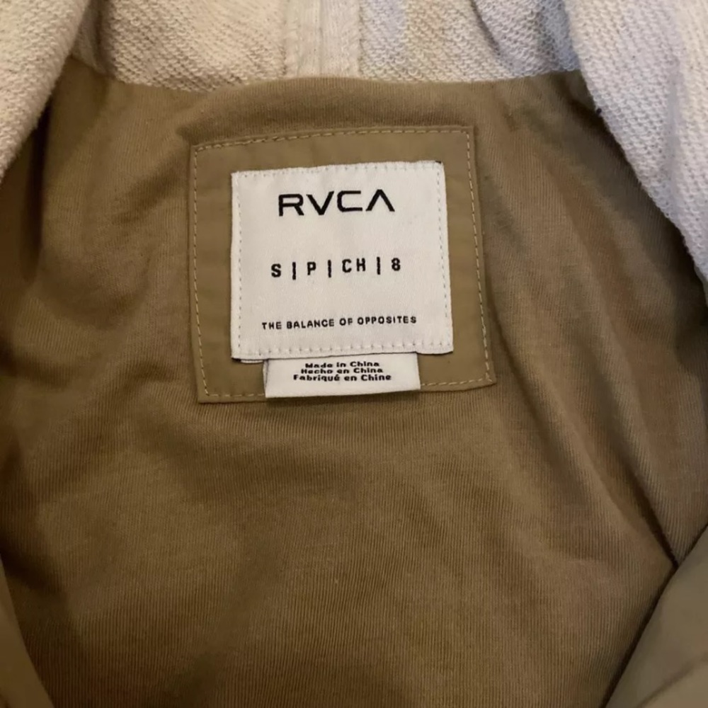 Comfortable, warm, and versatile coat by RVCA!